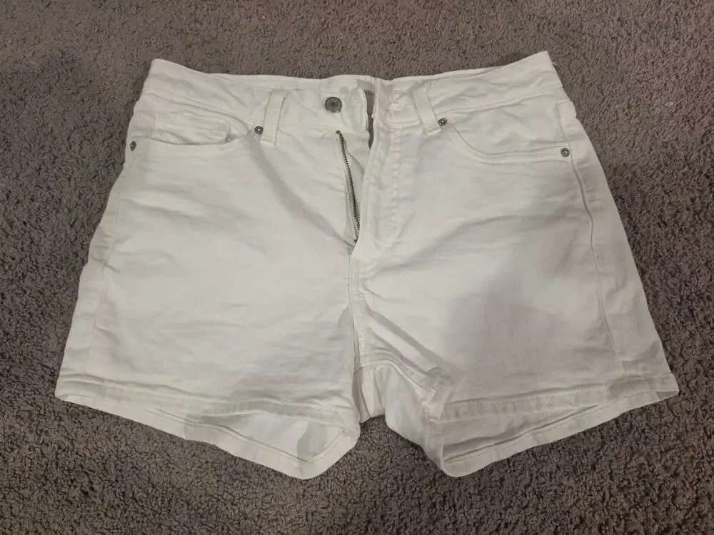 White Denim Old Navy Women's Shorts Size 8 High Rise OG Straight